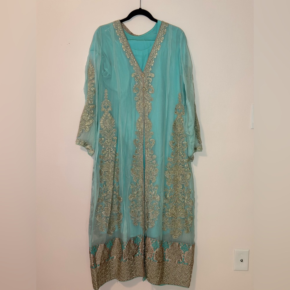 Pakistani/Indian Outfit (3 piece) in Turquoise with Gold Embroidery Size Sm/M